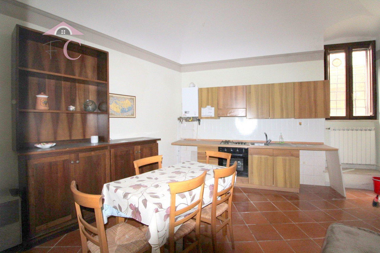 narni centro storico appartamento con affreschi in palazzo storico  9.png
